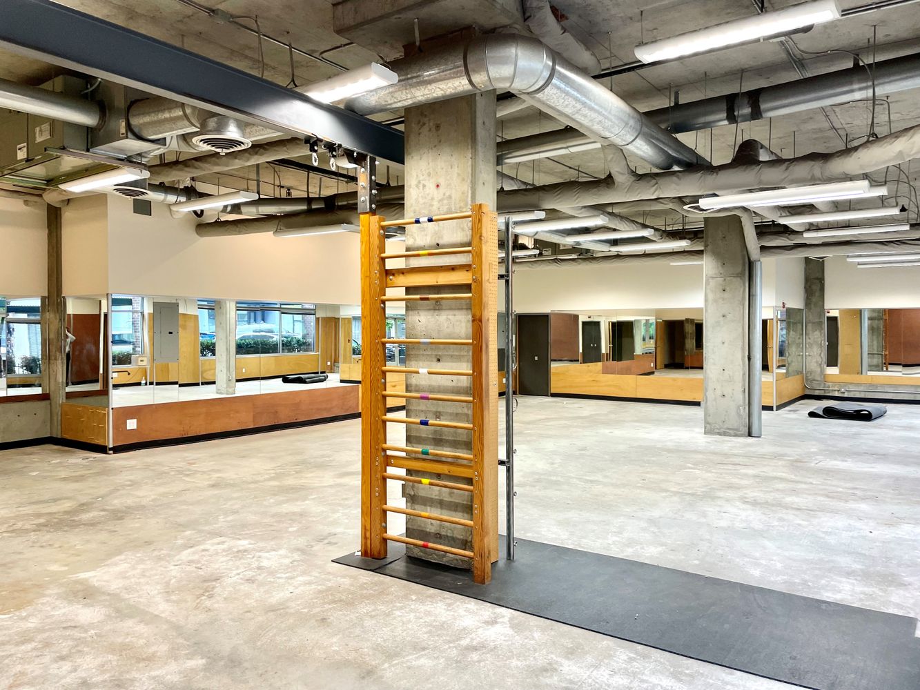 Hawthorne: 1618 Bellevue Ave, Seattle, WA 98122